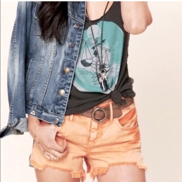 Free People Distressed Peach Cutoff Shorts size 24 - Picture 10 of 10